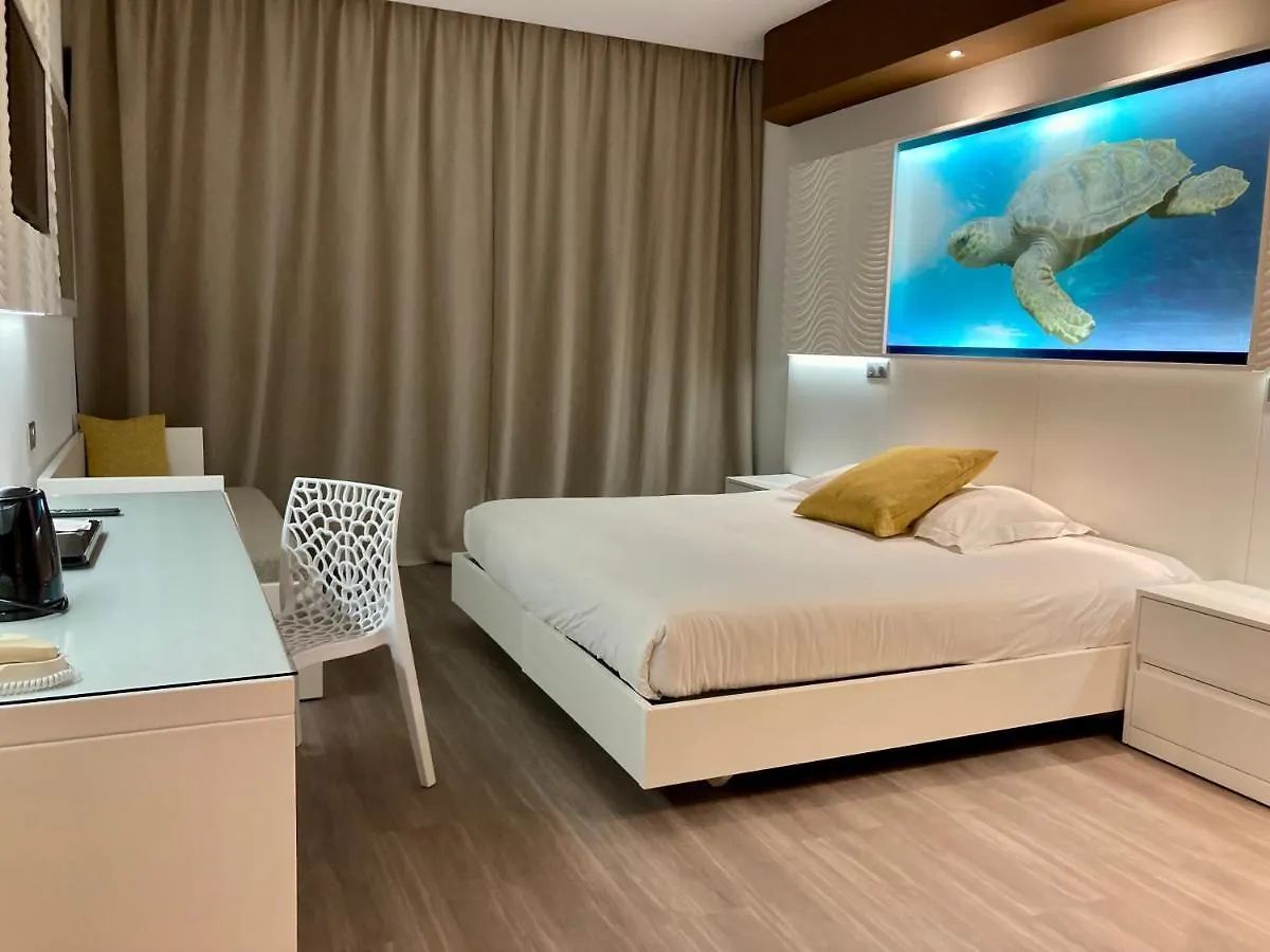 Soblue Hotel Antibes 3*,  Francia