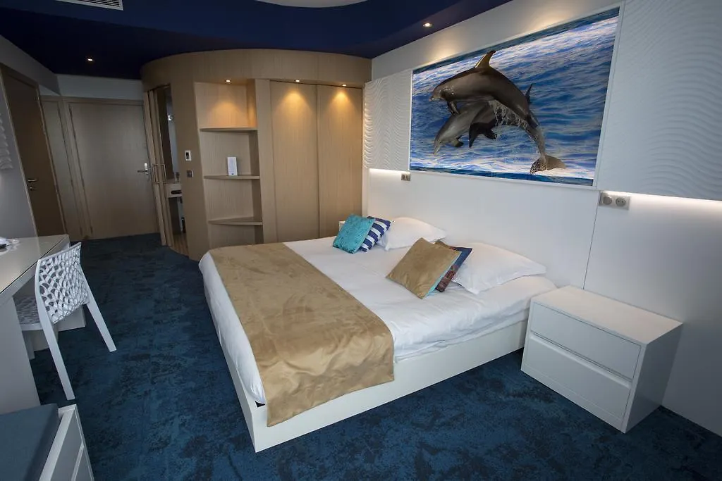 Soblue Hotel Antibes 3*,